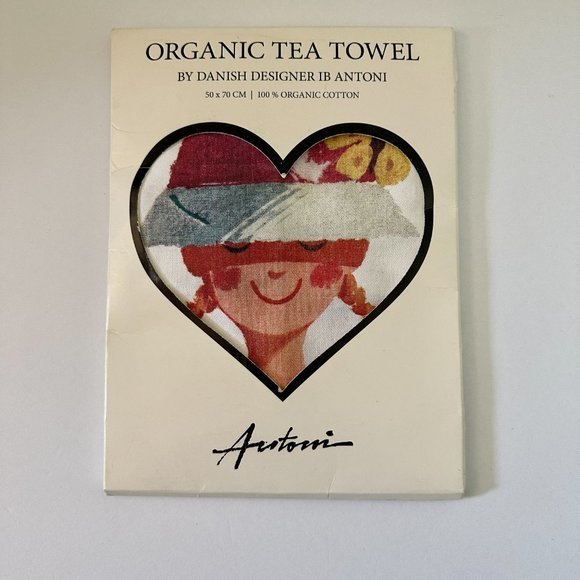 Wonderful Copenhagen Ib Antoni The Little Mermaid &‎ The Tourist Ocean Art Towel - Picture 2 of 5